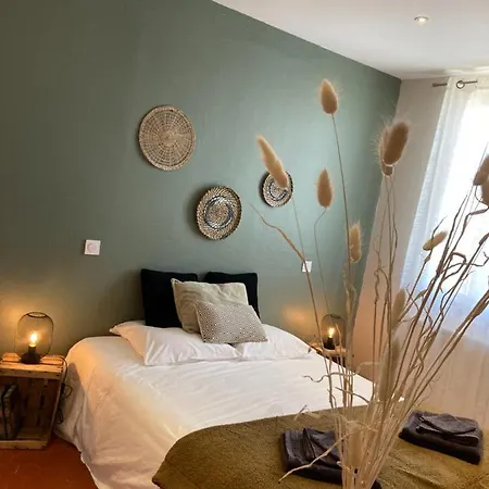 Loustaudemamet Holiday home *